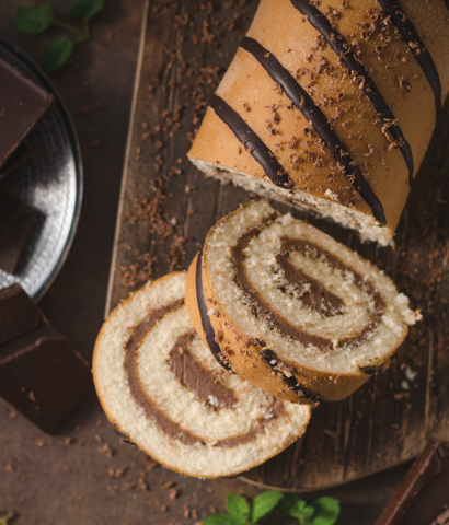 Roulé à la crème et sauce chocolat