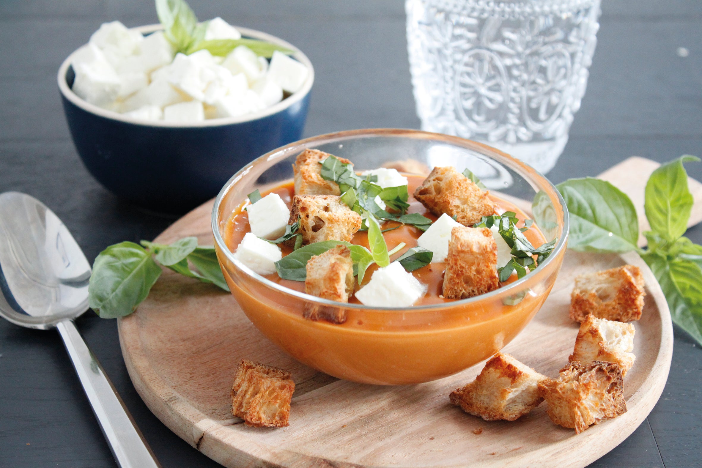 Recette Velouté Légumes du Soleil, feta, basilic et croûtons